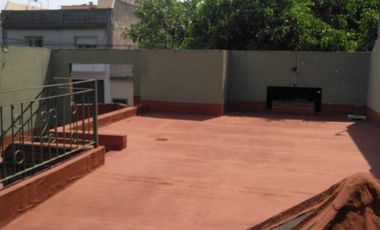 Casa en venta de 4 dormitorios c/ cochera en Villa Soldati