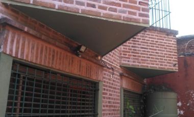 Casa en venta de 4 dormitorios c/ cochera en Villa Soldati