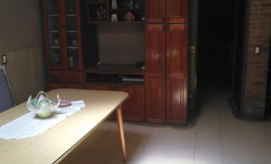 Casa en venta de 4 dormitorios c/ cochera en Villa Soldati