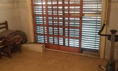 Casa en venta de 4 dormitorios c/ cochera en Villa Soldati