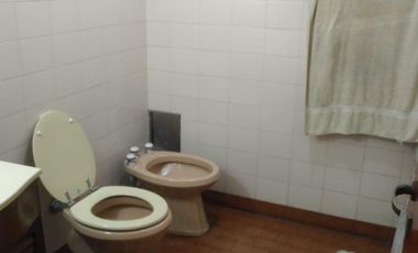 Casa en venta de 4 dormitorios c/ cochera en Villa Soldati