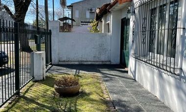 476 e/ 19 y 20- CASA DE 3 DOR (CITY BELL)