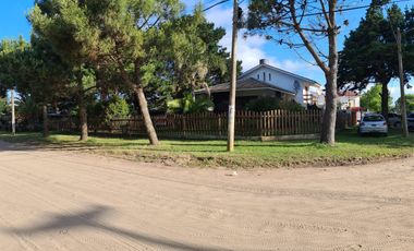 Casa en venta de 3 dormitorios c/ cochera en Santa Teresita