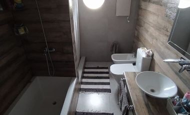 Casa en venta de 4 dormitorios c/ cochera en Mar de Ajo