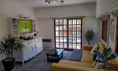 Casa en venta de 4 dormitorios c/ cochera en Mar de Ajo