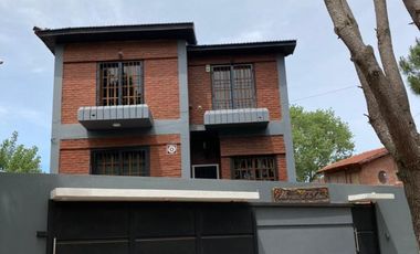 Casa en venta de 4 dormitorios c/ cochera en Mar de Ajo