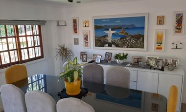 Casa en venta de 4 dormitorios c/ cochera en Mar de Ajo