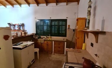 312 e/ 50 y 52 - CASA QUINTA CON PILETA (Barrio el Rodeo)