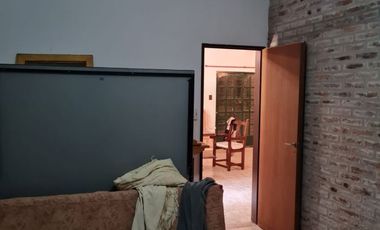 312 e/ 50 y 52 - CASA QUINTA CON PILETA (Barrio el Rodeo)