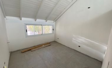 Departamento tipo duplex en venta de 2 dormitorios en quinta sección
