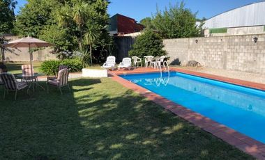 Casa quinta en venta de 1430m2 ubicado en 20 de junio