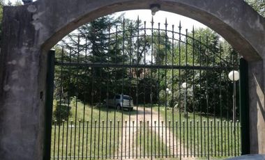 Casa 6 amb con dependencia de servicio Lote 2300m2 - Sargento Farina 3100