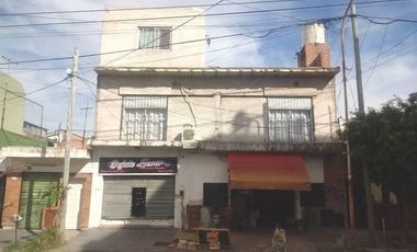 CASA  PH 3 AMBIENTES CON 2 LOCALES, BLANCO ENCALADA AL 1000, MADERO