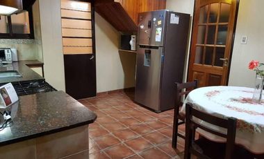 Casa 4 ambientes con cochera Barrio de las Mil Casitas