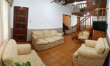 Casa 4 ambientes con cochera Barrio de las Mil Casitas