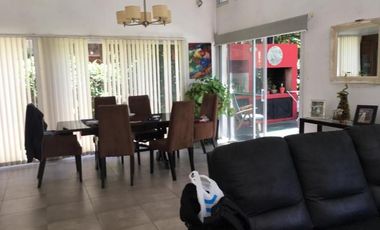 Casa en venta de 2 dormitorios c/ cochera en San Miguel