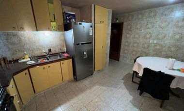 IMPORTANTE CASA DE 240M2 CUBIERTOS