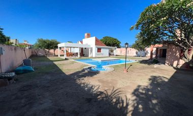 IMPORTANTE CASA DE 240M2 CUBIERTOS
