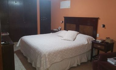 IMPORTANTE CASA DE 240M2 CUBIERTOS