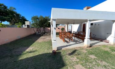 IMPORTANTE CASA DE 240M2 CUBIERTOS