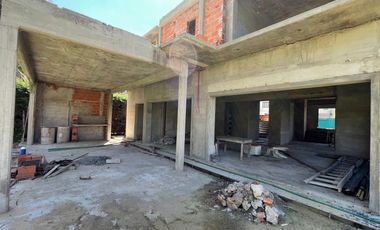 Casa en venta de 4 dormitorios c/ cochera en San Miguel