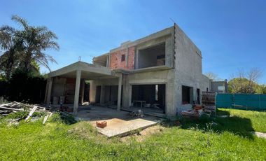 Casa en venta de 4 dormitorios c/ cochera en San Miguel