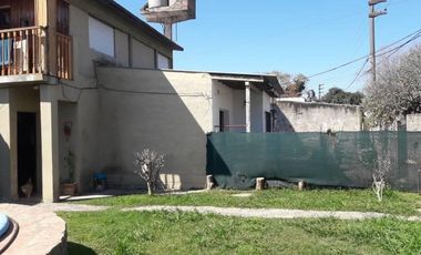 Casa De 2 Plantas + Departamento  En Los Polvorines