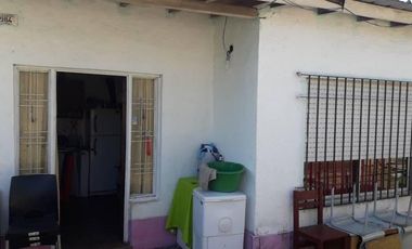 Casa De 2 Plantas + Departamento  En Los Polvorines