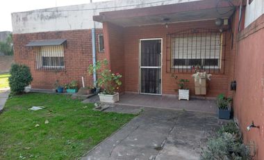 Casa en venta de 2 dormitorios en Florencio Varela