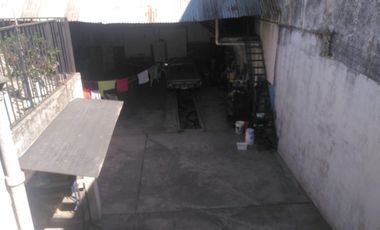 CASA CON 2 DEPTOS, LOCAL DE NEGOCIO Y GALPON AL FONDO EN VILLA SOLDATI