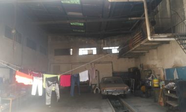 CASA CON 2 DEPTOS, LOCAL DE NEGOCIO Y GALPON AL FONDO EN VILLA SOLDATI