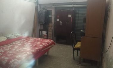 CASA CON 2 DEPTOS, LOCAL DE NEGOCIO Y GALPON AL FONDO EN VILLA SOLDATI