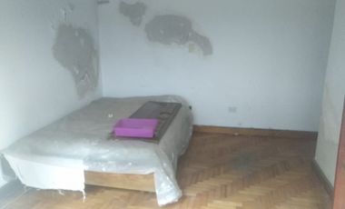 CASA CON 2 DEPTOS, LOCAL DE NEGOCIO Y GALPON AL FONDO EN VILLA SOLDATI