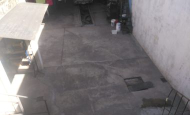 CASA CON 2 DEPTOS, LOCAL DE NEGOCIO Y GALPON AL FONDO EN VILLA SOLDATI