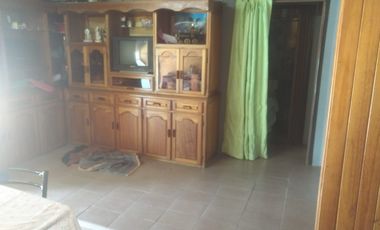 CASA CON 2 DEPTOS, LOCAL DE NEGOCIO Y GALPON AL FONDO EN VILLA SOLDATI