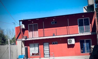 Casa en venta de 2 dormitorios c/ cochera en Pontevedra