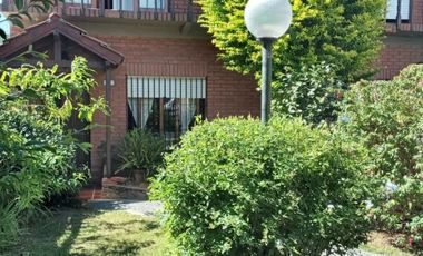 Casa en venta de 3 dormitorios c/ cochera en Mar de Ajo