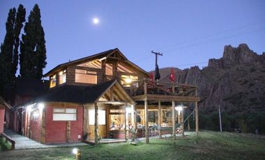 FINA PATAGONIA. Hotel en venta ubicado en Aluminé