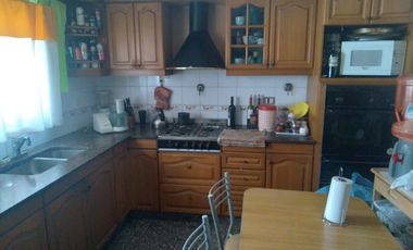 Chalet en venta de 4 dormitorios c/ cochera en Haedo