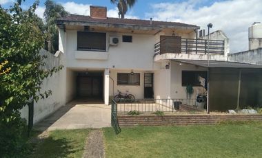 Chalet en venta de 4 dormitorios c/ cochera en Haedo