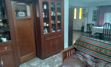 Chalet en venta de 4 dormitorios c/ cochera en Haedo