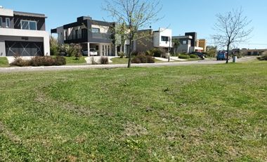 Venta Canning - San Vicente Lote en esquina de 997 M2 Santa Rita Club de Campo