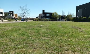 Venta Canning - San Vicente Lote en esquina de 997 M2 Santa Rita Club de Campo