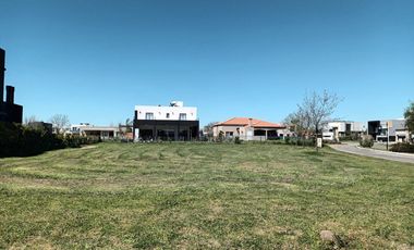 Venta Canning - San Vicente Lote en esquina de 997 M2 Santa Rita Club de Campo