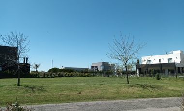 Venta Canning - San Vicente Lote en esquina de 997 M2 Santa Rita Club de Campo