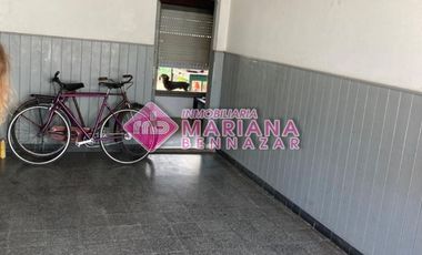 Casa en venta de 3 dormitorios c/ cochera en Baradero