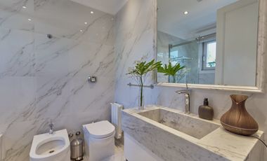 Excelente Casa en Venta en Acassuso