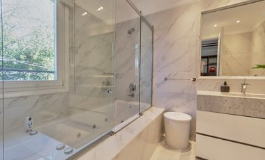 Excelente Casa en Venta en Acassuso