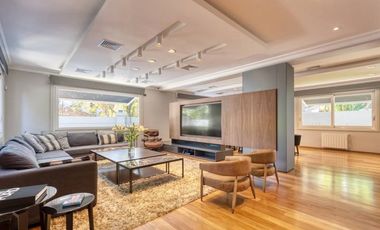 Excelente Casa en Venta en Acassuso