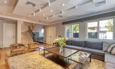 Excelente Casa en Venta en Acassuso